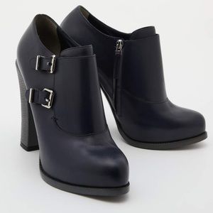 Fendi Navy Blue Leather Buckle Detail Ankle Length Platform Boots